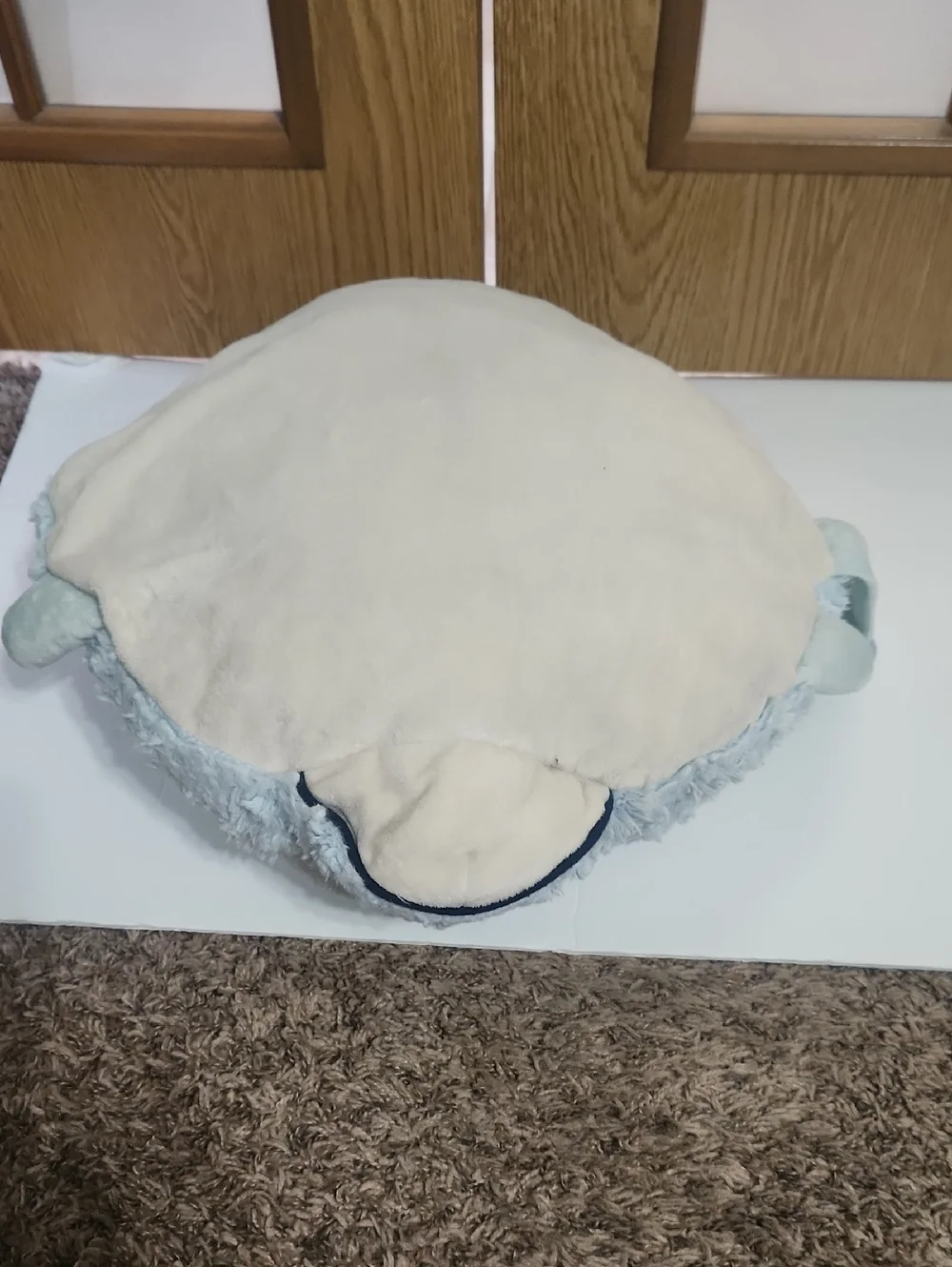 Pillow Pet 2010 Blue Dolphin Squeaks. Full Size Pillow Pet